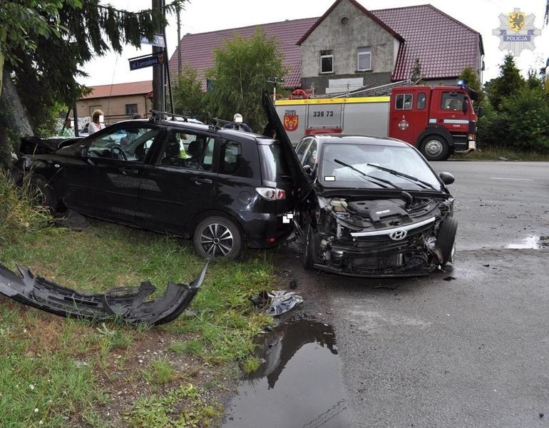 Wypadek trzech aut w Gołębiewie Wielkim. Jedna osoba ranna [ZDJĘCIA]