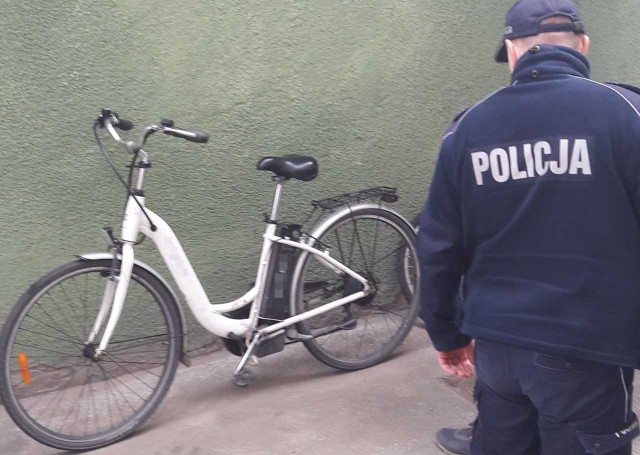 Kryminalni z Namysłowa zatrzymali 27-letniego mężczyznę, podejrzanego o kradzież roweru elektrycznego wartego 3400 złotych.