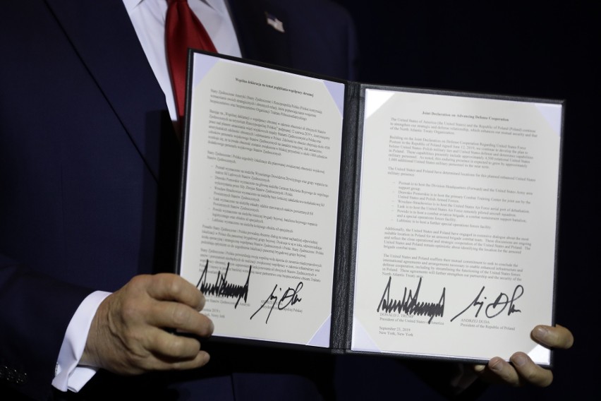 Andrzej Duda i Donald Trump podpisali deklarację o współpracy wojskowej. Prezydent USA obiecał, że wizy dla Polaków będą wkrótce zniesione