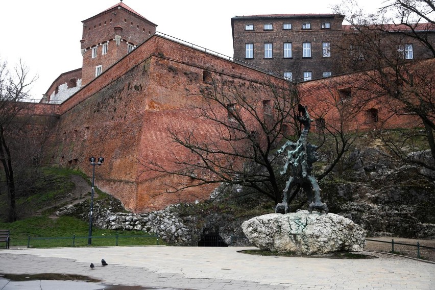 Obok Smoka Wawelskiego stanie wyjątkowa owca