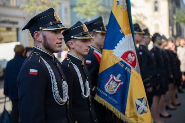 Szkoły Korpusu Kadetów w Suchedniowie zapraszają osieroconą w wyniku wojny w Ukrainie młodzież do zamieszkania w ich internacie oraz nauki w placówce.