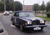 Trwa zlot samochodów Rolls-Royce i Bentley. Dziś auta pojechały do Środy Śląskiej (ZDJĘCIA, FILM)