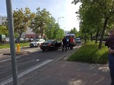 Radzymińska. Wypadek na przejściu dla pieszych. Kierowca BMW potrącił pijaną kobietę (zdjęcia)