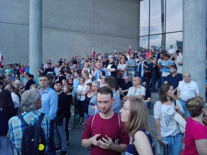 Czwartkowy protest przed Sądem Okręgowym w Katowicach