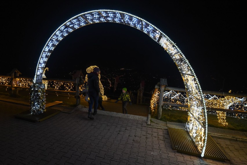 Zakopane. 250 tys. lampek rozbłysło na Gubałówce [ZDJĘCIA]