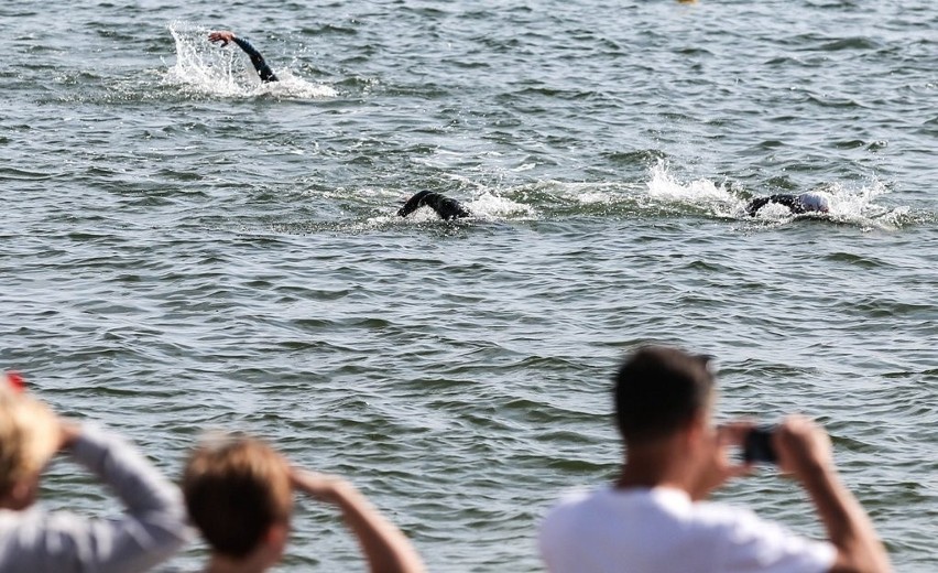 Blisko 600 osób wystartowało w Triathlonie Gdańsk 2015. Najlepsi Banach i Załucka [ZDJĘCIA]