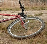 Pijany rowerzysta w gminie Chynów jechał wężykiem