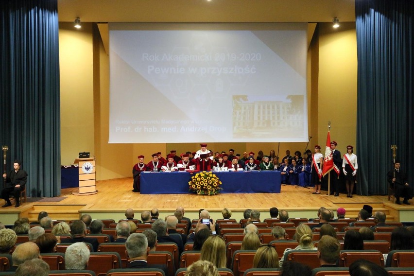 Nauka zdalna na studiach? A może przeorganizowanie roku...