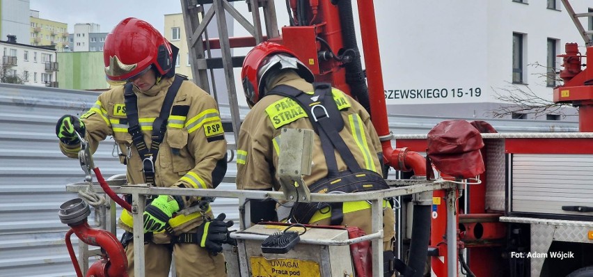 Koszalińscy strażacy kończą walkę ze skutkami weekendowej wichury  [ZDJĘCIA]