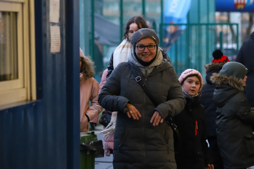 Wielka inauguracja ferii na lodowisku na Skarpie. Tak było! Mamy zdjęcia! 