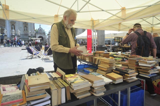 Akcję organizuje Fundacja Biblioteka Domowa, której szefuje Wojciech Pasternak