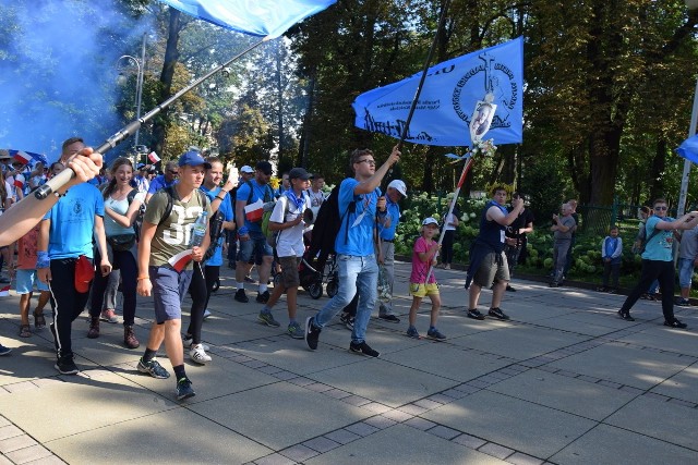 Rozśpiewana 38. Piesza Pielgrzymka Archidiecezji Krakowskiej dotarła w sobotę na Jasną Górę