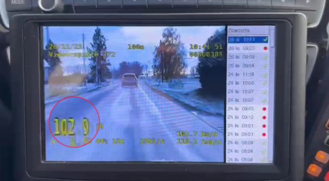 Opolscy policjanci zatrzymali 29-latka, który przez wieś gnał 102 km/h.