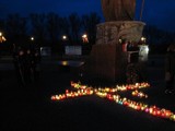 Ku pamięci zmarłych w całej Polsce o 12 zabrzmią syreny alarmowe (zdjęcia)
