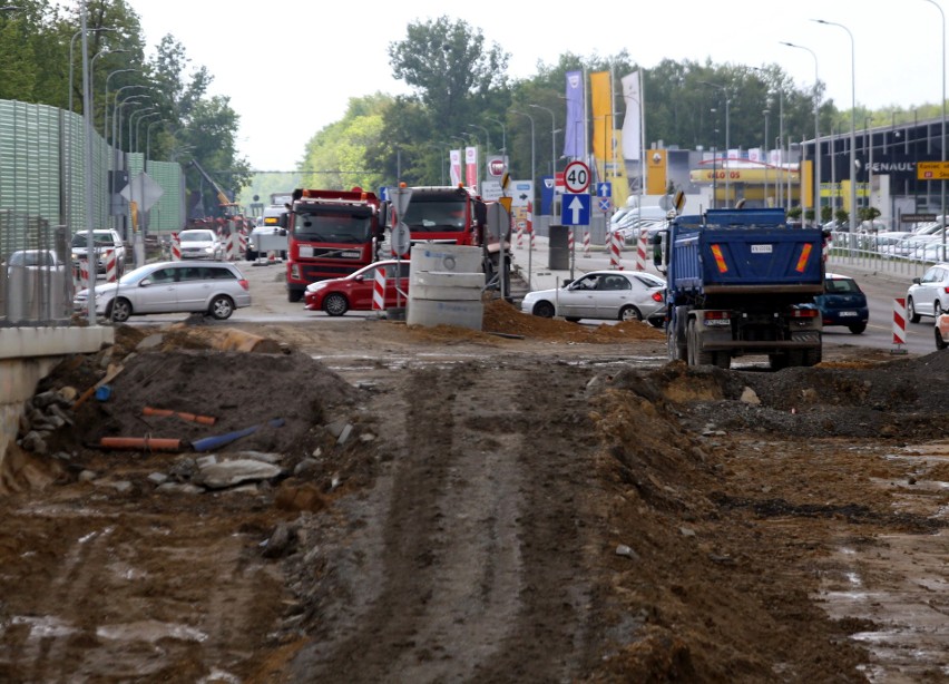 Tunel pod DK81 powstaje w ramach przebudowy węzła Piotrowice...