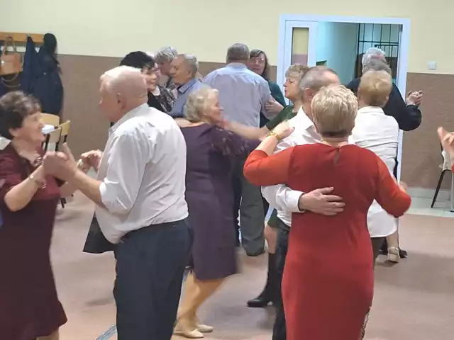 Niezapomniany bal karnawałowy z Klubem Seniora Ostoja w Nowej Słupi. Była radość, energia i wigor!