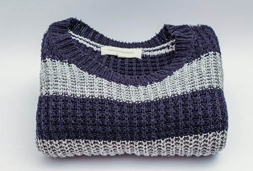 Ciepły sweter w ulubionych kolorach i wzorach
