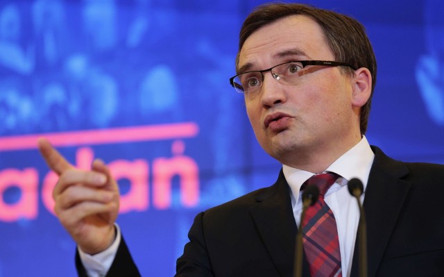Zmiany proponowane przez ministra Ziobrę są negatywnie oceniane przez sędziów i posłów opozycji
