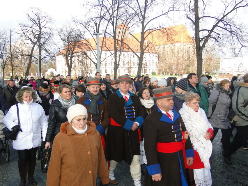 Zespół Pod Borem z Zawad z wizytą we Wrocławiu: koncert, tańce i śpiewy na Rynku [ZDJĘCIA]