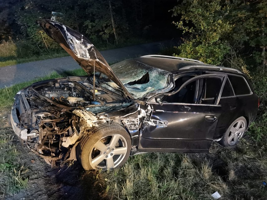 Audi uszkodzone w piątkowym wypadku w Pińczowie. Kierowca...