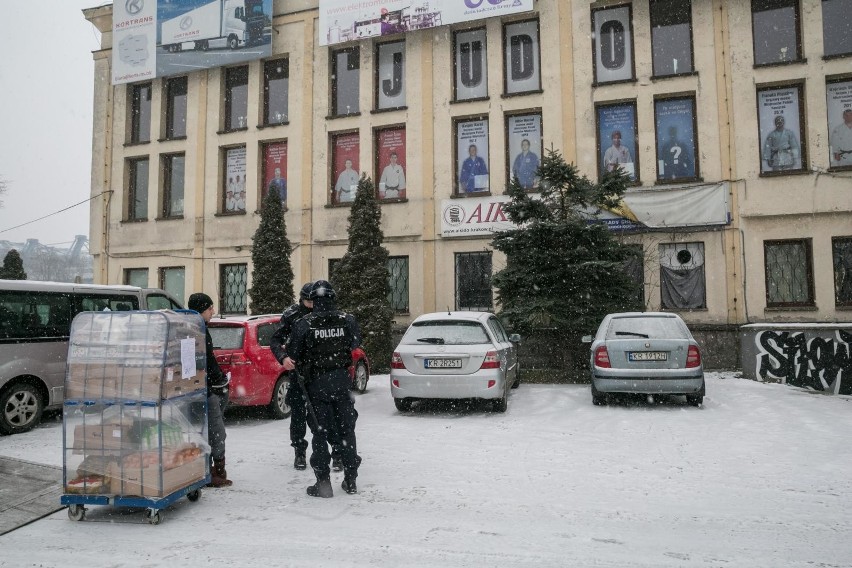 Kraków. Rewizje u działaczy Wisły. Dlaczego śledczy wkroczyli tak późno?