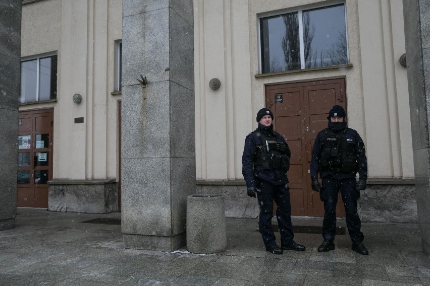 Kraków. Rewizje u działaczy Wisły. Dlaczego śledczy wkroczyli tak późno?