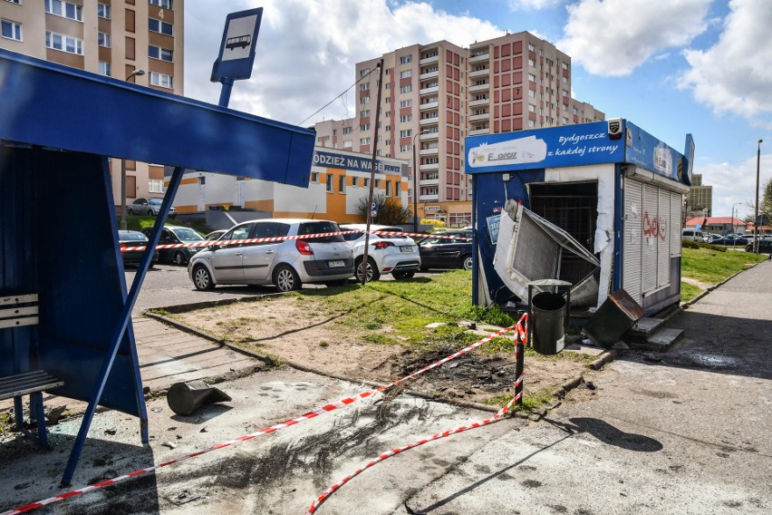 W wypadku, do którego doszło w nocy 7 maja na ulicy...