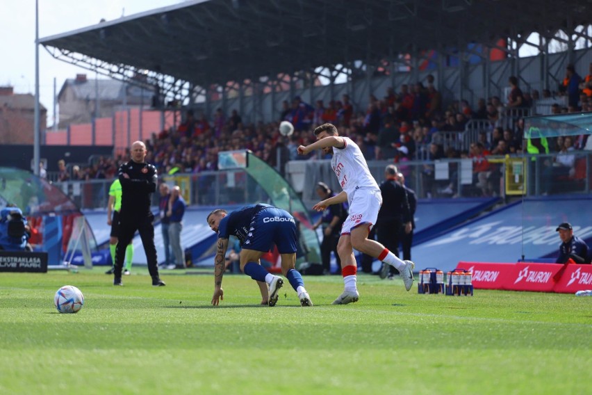 Raków Częstochowa - Widzew 2:0. Nas zespół gra coraz słabiej, nie podjął walki z liderem. Zobaczcie zdjęcia