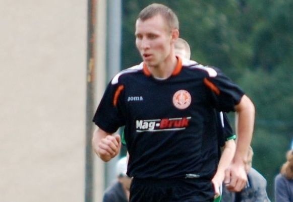 Pomocnik Mateusz Małek, który ostatnio występował w B-klasowym GLKS Fałków, ponownie zagra w Hetmanie Włoszczowa. 