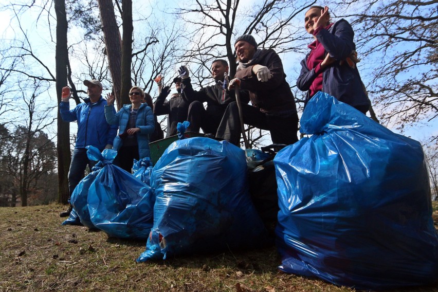 Kurier Lubelski podjął wyzwanie #trashchallenge. Dołączcie do nas i też posprzątajcie zaśmiecone miejsca w okolicy! 