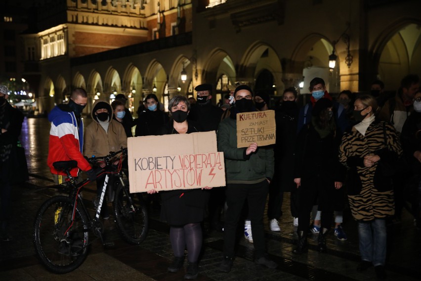 Protest Kobiet. Dziś w Krakowie "spacer" środowisk artystycznych i kreatywnych 