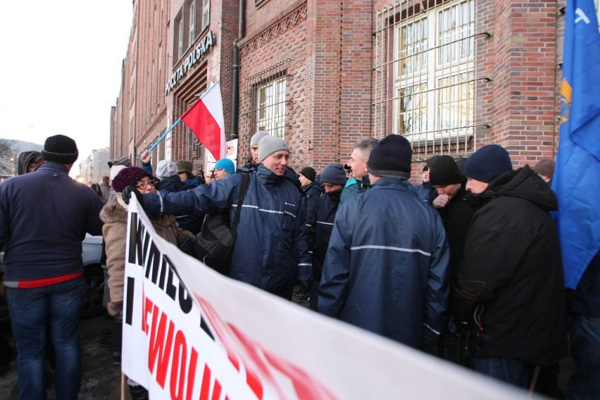 Protest listonoszy na ul. Krasińskiego we Wrocławiu