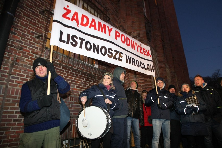 Protest listonoszy na ul. Krasińskiego we Wrocławiu