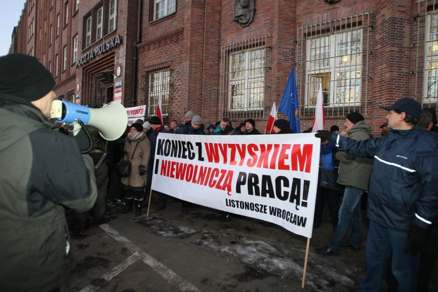 Protest listonoszy na ul. Krasińskiego we Wrocławiu
