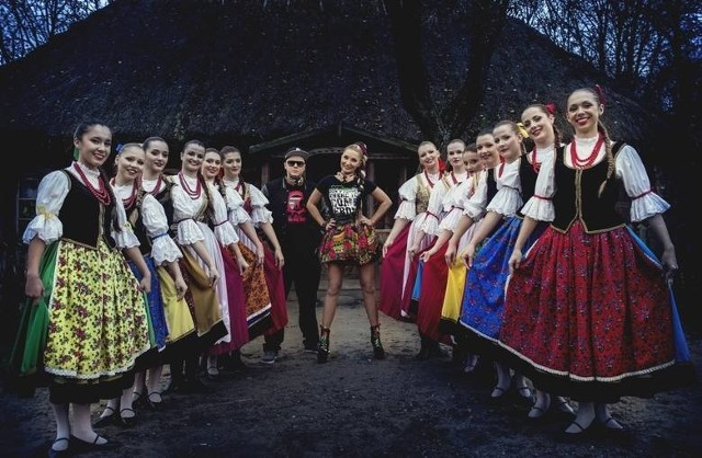 Slavic Girls Donatana i Cleo - to angielska wersja "My Słowianie"
