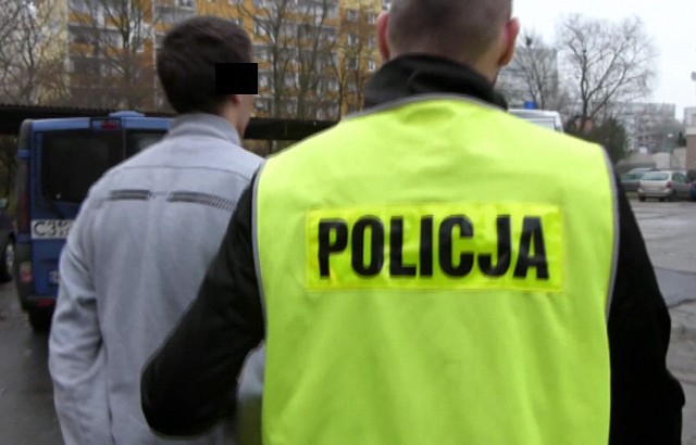 Zatrzymano trzech mężczyzn, którzy rozmontowali i ukradli garaż stojący przy ul. Bema w Toruniu