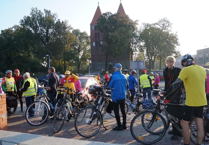 Spotkanie cyklistów z Inowrocławia i Kruszwicy pod Bazylika...
