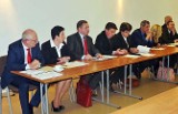 Rada Powiatu Hajnowskiego: Niższe diety radnych. Rada miasta bez obniżek