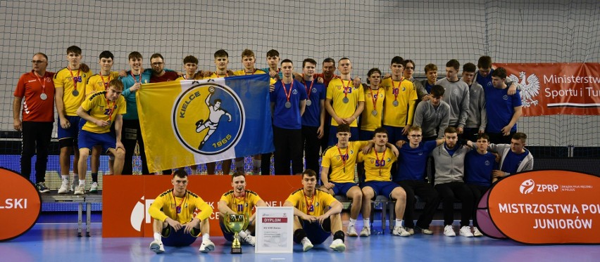 VIVE Kielce zdobyło srebro. Dekoracja medalami na Mistrzostwach Polski Juniorów w Kielcach. Nagrodzono też najlepszych zawodników