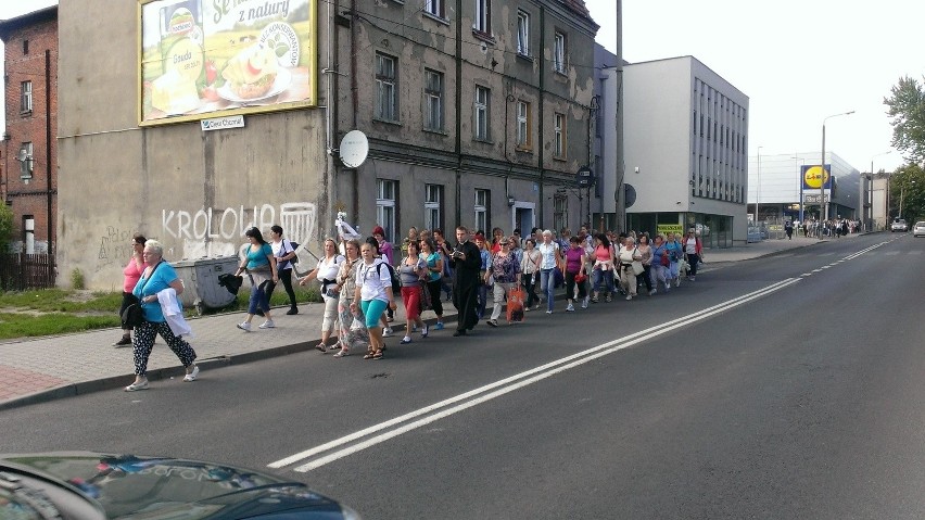 Pątniczki wracają z pielgrzymki Kobiet i Dziewcząt do Piekar Śląskich [ZDJĘCIA]