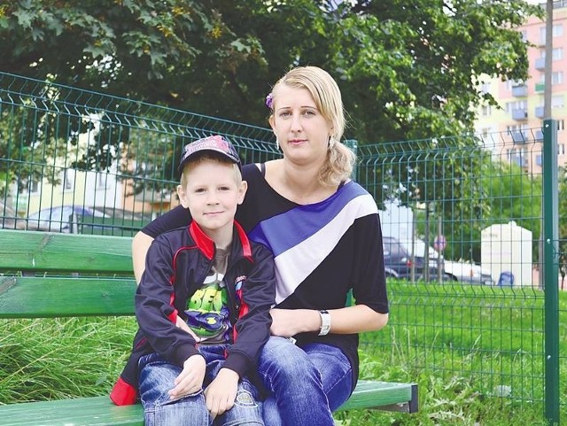 Na szkolną wyprawkę dla Eryka mama Małgorzata Dudziak musi mieć około 500 złotych. - Ale pieniędzy nie żal, bo dzieci są najważniejsze - mówi.