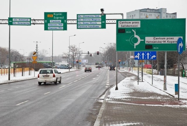 Tablica informująca o czasie dojazdu do centrum została zamontowana m.in. przy al. Jana Pawła II