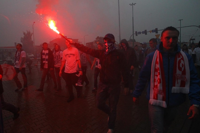 Przemarsz kibiców Lecha i Cracovii