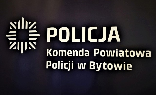 Wczoraj policjanci otrzymali zgłoszenie, że w Mądrzechowie w rejonie placu zabaw w jednym z pojazdów dziwnie zachowują się mężczyźni.