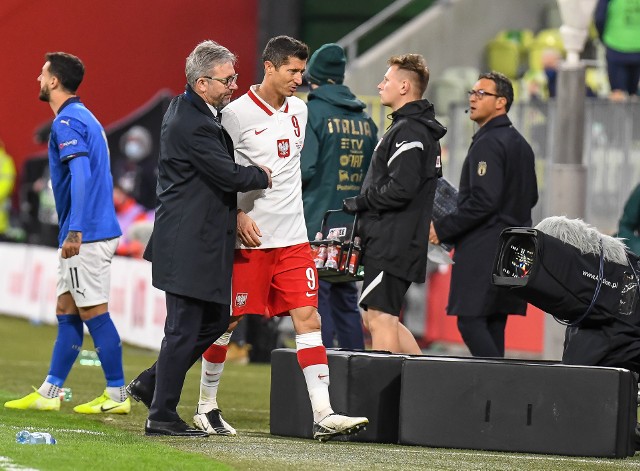 Trener Jerzy Brzęczek i Robert Lewandowski