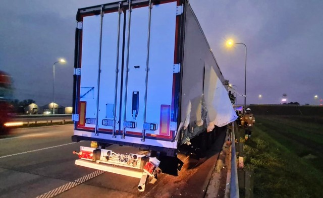 Na autostradzie A1 koło Radomska doszło do zderzenia dwóch samochodów ciężarowych
