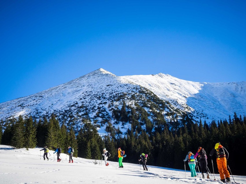 Tatry. Skitourowy raj w górach. Łapią każdy dzień pogody [ZDJĘCIA]