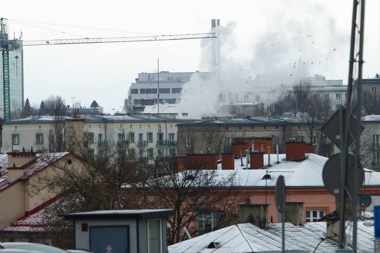 Największy wpływ na powstawanie smogu ma spalanie słabej...