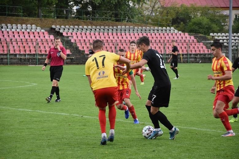 3 liga. Grająca w eksperymentalnym składzie Korona II Kielce przegrała z Podhalem Nowy Targ 0:3