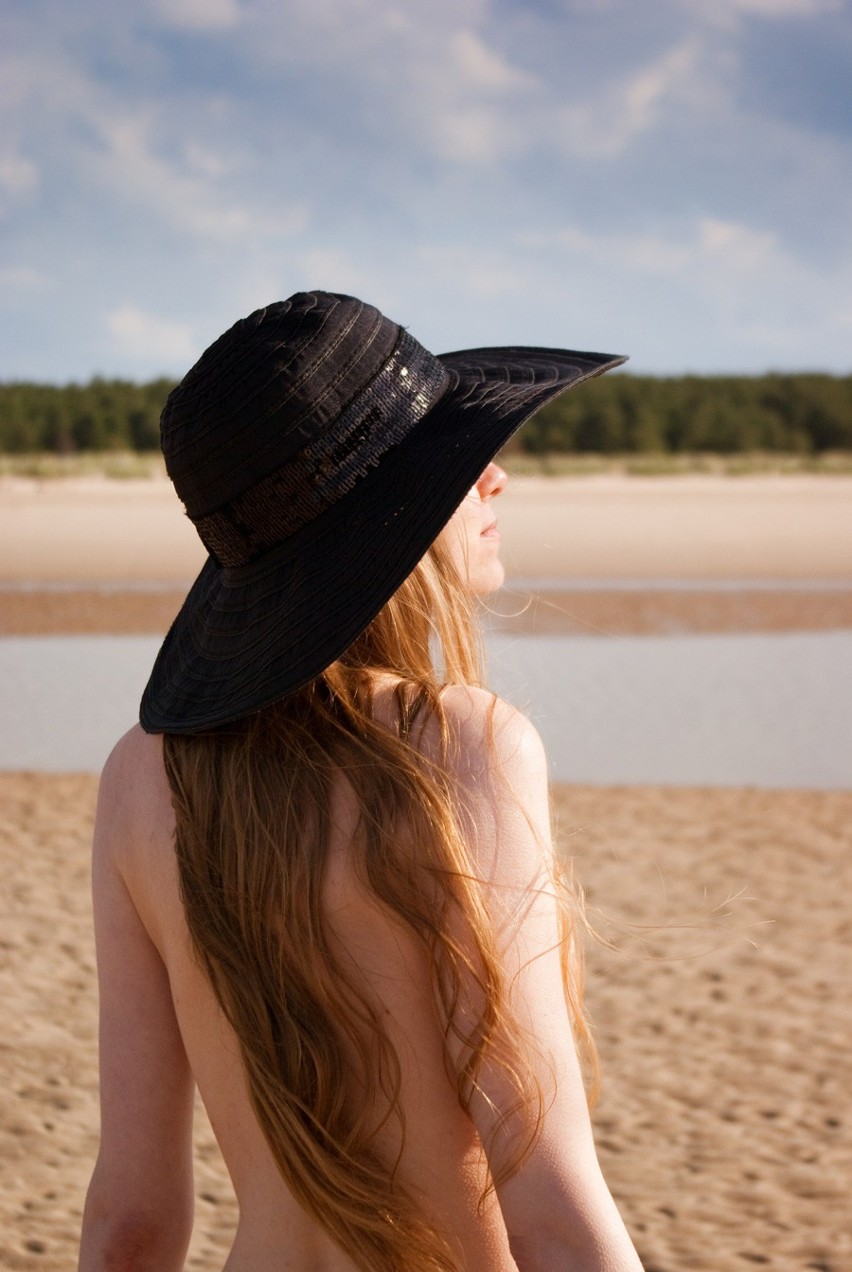 Gdzie się wolno kąpać i plażować nago? Lista plaż dla...